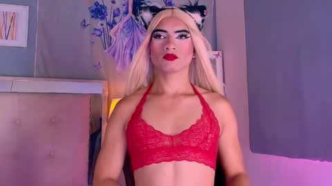 Snapshot of emily_castillo1_ chatting on May 27, 2026, 6:10 am emily_castillo1_ online show from May 27, 2026, 6:10 am