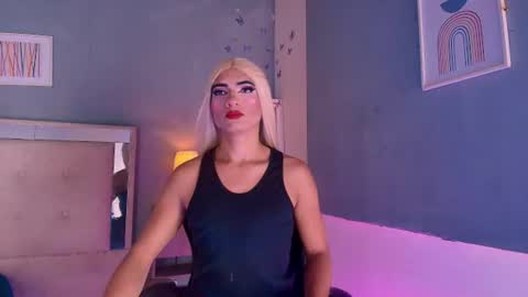 Snapshot of emily_castillo1_ chatting on June 23, 2026, 5:27 am emily_castillo1_ online show from June 23, 2026, 5:27 am