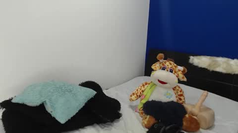 Emyli online show from March 17, 2026, 2:20 pm