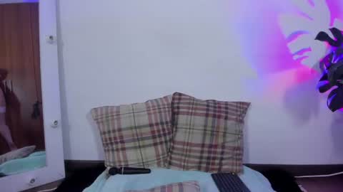 Snapshot of emily_cookk chatting on June 23, 2026, 6:22 am Emily online show from June 23, 2026, 6:22 am