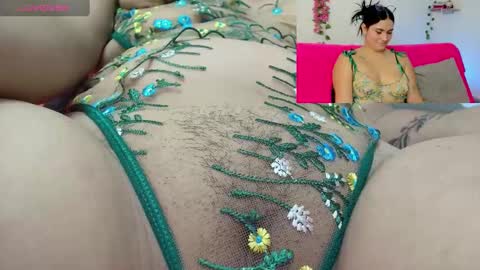 Snapshot of emily_coraline chatting on January 10, 2025, 3:16 pm Emily online show from January 10, 2025, 3:16 pm