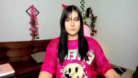 Snapshot of emily_coraline chatting on February 24, 2025, 6:58 pm Emily online show from February 24, 2025, 6:58 pm