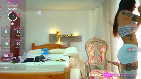 Snapshot of emily_foru chatting on November 5, 2025, 5:57 pm emily_foru online show from November 5, 2025, 5:57 pm