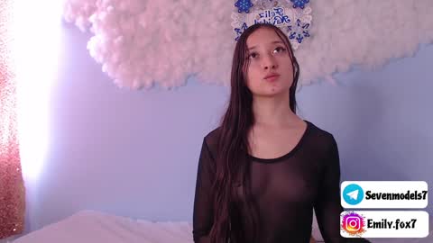 emily_fox7 online show from December 13, 2024, 1:22 pm