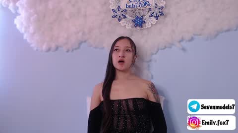 emily_fox7 online show from December 18, 2024, 1:56 pm