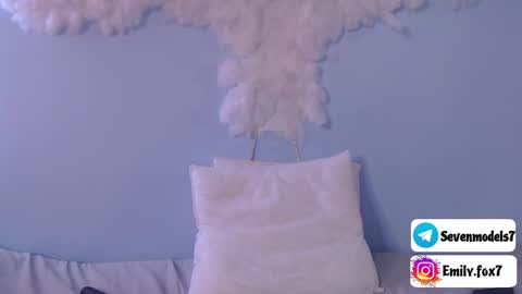 emily_fox7 online show from December 28, 2024, 3:04 pm