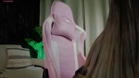 Emily foxx01 online show from July 14, 2026, 11:54 pm