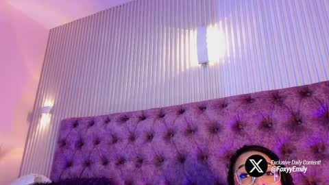 Snapshot of emily_foxyy chatting on May 25, 2026, 8:37 pm Emily online show from May 25, 2026, 8:37 pm