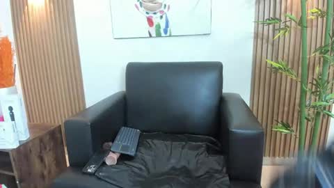 emily_frostt online show from April 25, 2026, 12:41 pm