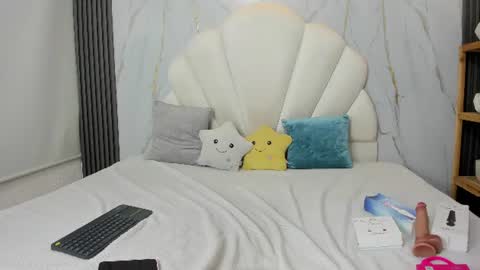 emily_frostt online show from June 16, 2026, 11:35 am