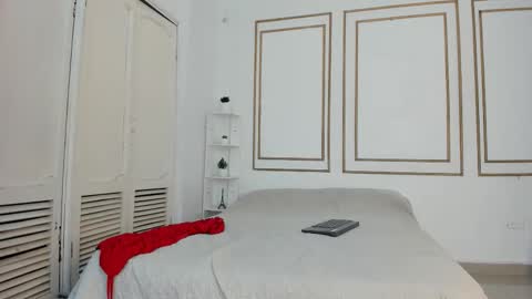 emily_gaviria1 online show from February 28, 2026, 12:06 pm