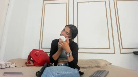 Snapshot of emily_gaviria1 chatting on May 19, 2026, 12:11 pm emily_gaviria1 online show from May 19, 2026, 12:11 pm