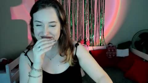 Snapshot of emily_gin chatting on January 4, 2025, 8:28 am EMILY online show from January 4, 2025, 8:28 am