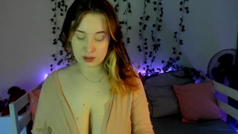 Snapshot of emily_gin chatting on January 15, 2025, 2:49 am EMILY online show from January 15, 2025, 2:49 am