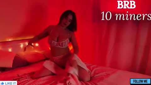 Snapshot of emily_gin chatting on October 7, 2025, 2:09 am EMILY online show from October 7, 2025, 2:09 am