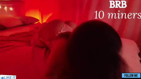 Snapshot of emily_gin chatting on November 5, 2025, 2:22 am EMILY online show from November 5, 2025, 2:22 am