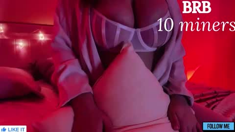 Snapshot of emily_gin chatting on November 6, 2025, 2:34 am EMILY online show from November 6, 2025, 2:34 am