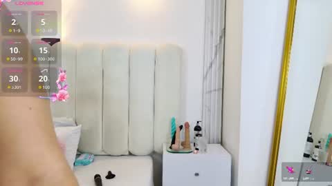 emily_hilton1 online show from June 19, 2026, 6:34 pm