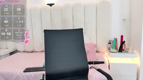 emily_hilton1 online show from July 16, 2026, 6:14 pm