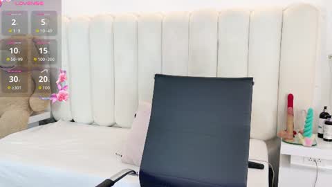 emily_hilton1 online show from August 1, 2026, 6:29 pm