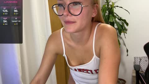 Snapshot of emily_jayreal chatting on January 26, 2025, 6:27 pm Emily online show from January 26, 2025, 6:27 pm