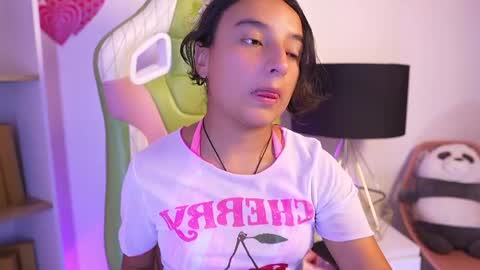 Snapshot of emily_jonexs_ chatting on May 23, 2026, 3:38 pm mily online show from May 23, 2026, 3:38 pm
