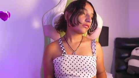 Snapshot of emily_jonexs_ chatting on May 27, 2026, 3:53 pm mily online show from May 27, 2026, 3:53 pm
