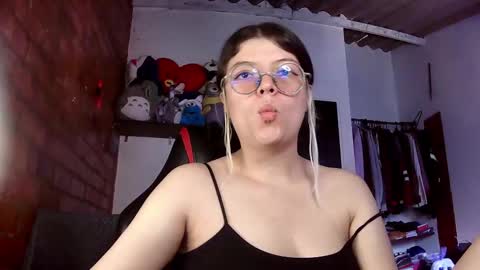 Julieta online show from February 18, 2025, 3:21 pm