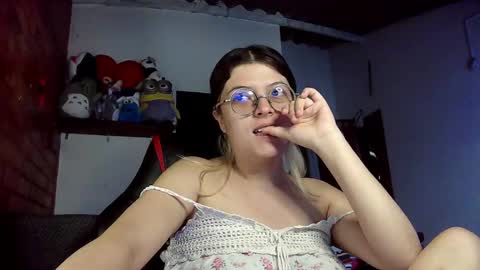 Julieta online show from February 22, 2025, 2:52 pm