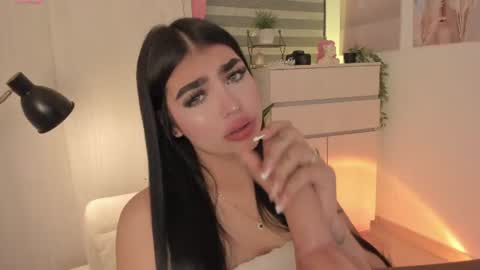 EmilyKenner  Independent model  online show from July 13, 2026, 11:46 am