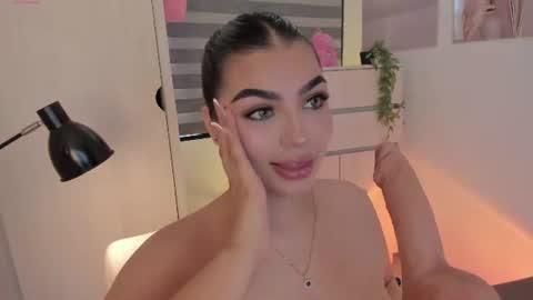 EmilyKenner  Independent model  online show from July 24, 2026, 12:47 pm