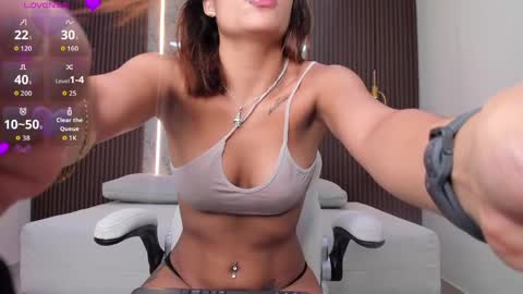 Snapshot of emily_kovac chatting on June 9, 2026, 11:33 am emily_kovac online show from June 9, 2026, 11:33 am