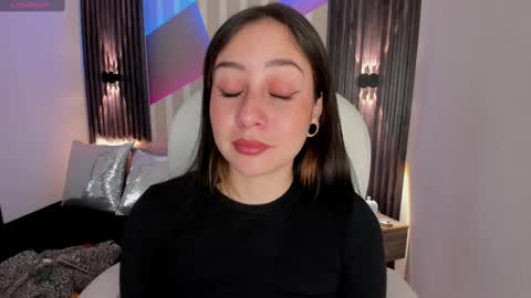 Snapshot of emily_layton chatting on February 11, 2025, 2:46 pm Emily online show from February 11, 2025, 2:46 pm