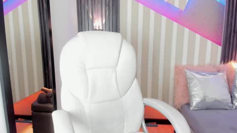 Snapshot of emily_layton chatting on September 9, 2025, 2:38 pm Emily online show from September 9, 2025, 2:38 pm