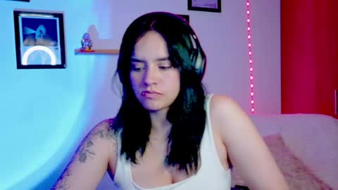 Emily Lindey online show from June 23, 2026, 4:32 am