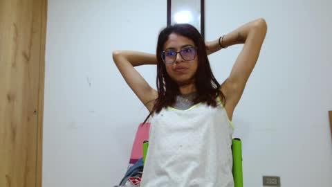 Snapshot of emily_loperaa chatting on May 26, 2026, 1:45 am Emily online show from May 26, 2026, 1:45 am