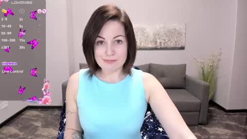 Snapshot of emily_midlton chatting on March 12, 2025, 7:24 am Emily online show from March 12, 2025, 7:24 am