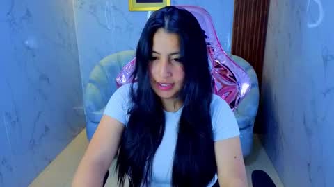 Snapshot of emily_mills_s chatting on November 22, 2025, 8:41 pm Emily online show from November 22, 2025, 8:41 pm