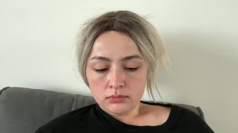 emily_morning_dew online show from September 18, 2025, 4:58 am