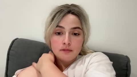 emily_morning_dew online show from September 23, 2025, 2:31 pm