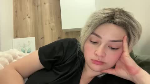 emily_morning_dew online show from October 15, 2025, 6:41 pm