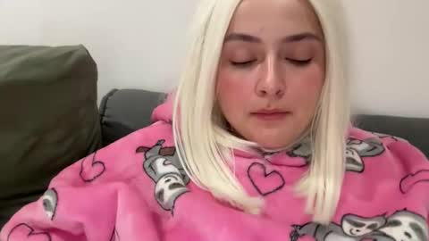 emily_morning_dew online show from November 12, 2025, 7:03 pm