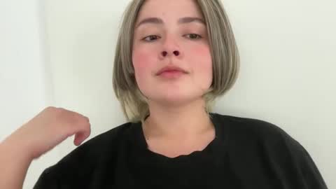 emily_morning_dew online show from April 24, 2026, 7:44 am