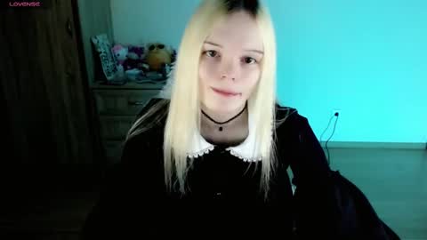 Snapshot of emily_nyaffe chatting on February 9, 2025, 8:24 pm Lia online show from February 9, 2025, 8:24 pm