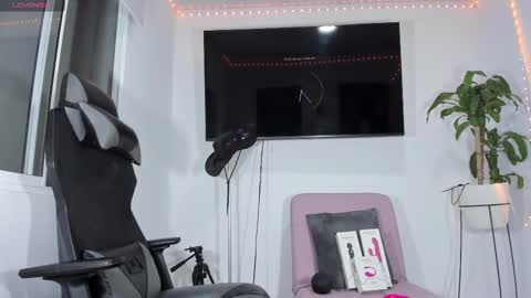 emily_palmeer online show from December 5, 2025, 10:35 am