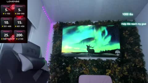 emily_palmeer online show from June 8, 2026, 10:15 am