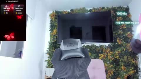 emily_palmeer online show from June 16, 2026, 10:07 am