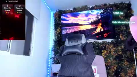 Snapshot of emily_palmeer chatting on June 26, 2026, 9:14 am emily_palmeer online show from June 26, 2026, 9:14 am