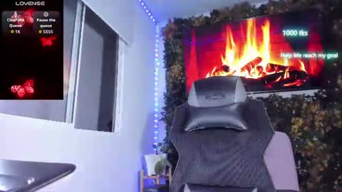 Snapshot of emily_palmeer chatting on July 2, 2026, 9:04 am emily_palmeer online show from July 2, 2026, 9:04 am