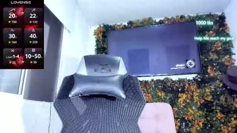 Snapshot of emily_palmeer chatting on August 3, 2026, 9:59 am emily_palmeer online show from August 3, 2026, 9:59 am